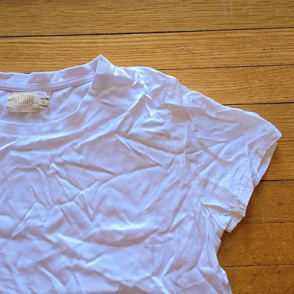 Nation LTD, White Short Sleeve Satiny T-Shirt, EUC, Women's M - Picture 6 of 13